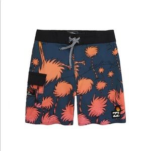 🌊 NWT Billabong Dr. Seuss Board Shorts 🌊